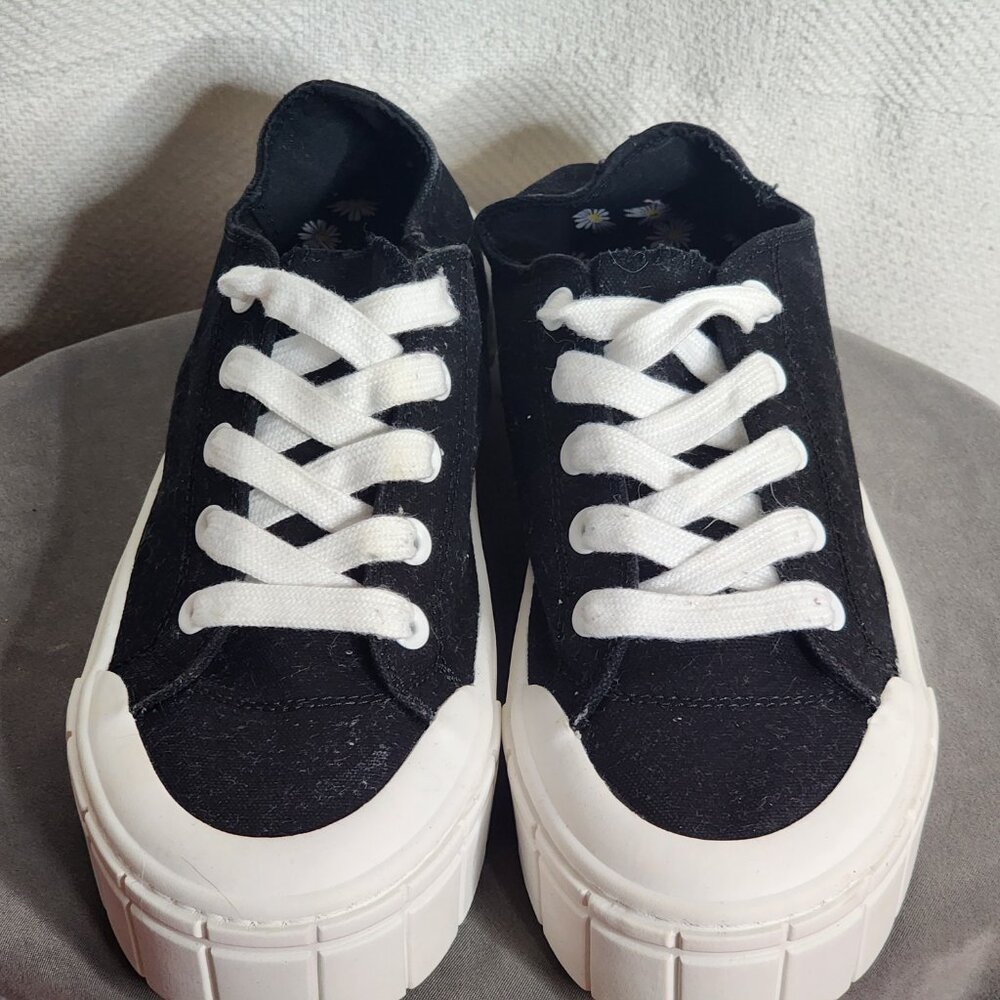 Mad Love Target Black White Cloth Rubber Sole 50% Recycled Fran Sneaker Size 10 - Picture 4 of 16